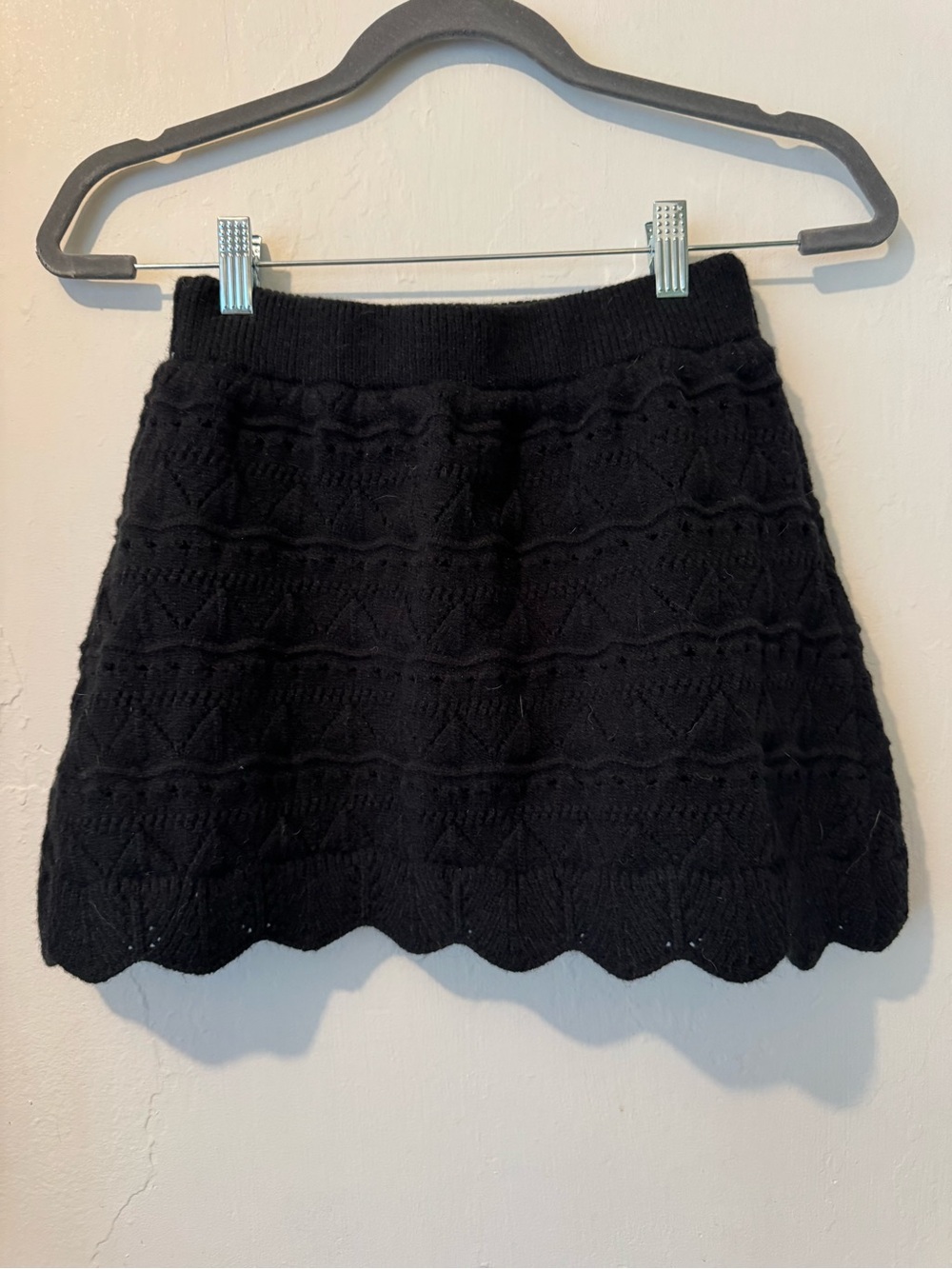 HALARA Black Scalloped Knit Mini Skirt - Picture 2 of 6